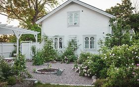 Vallby Cottage
